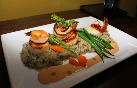 Picture of a scallop and shrimp entree